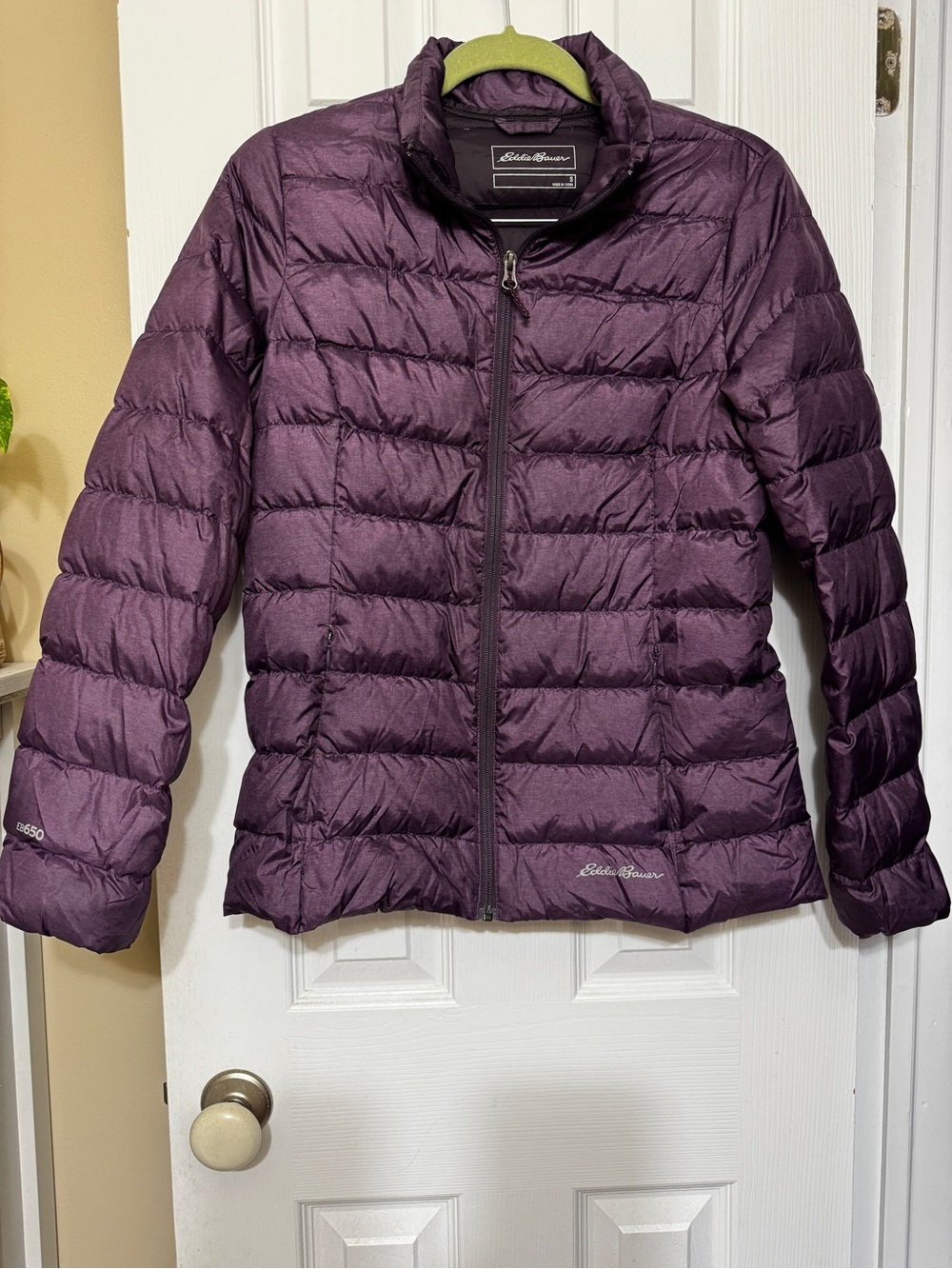 Ladies Eddie Bauer CirrusLite Down Jacket Purple Small
